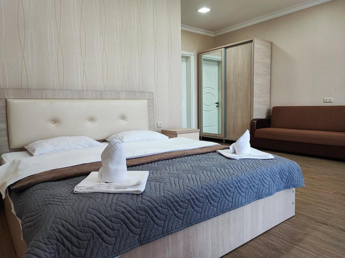 Hotel Botanica Chakvi Luaran gambar