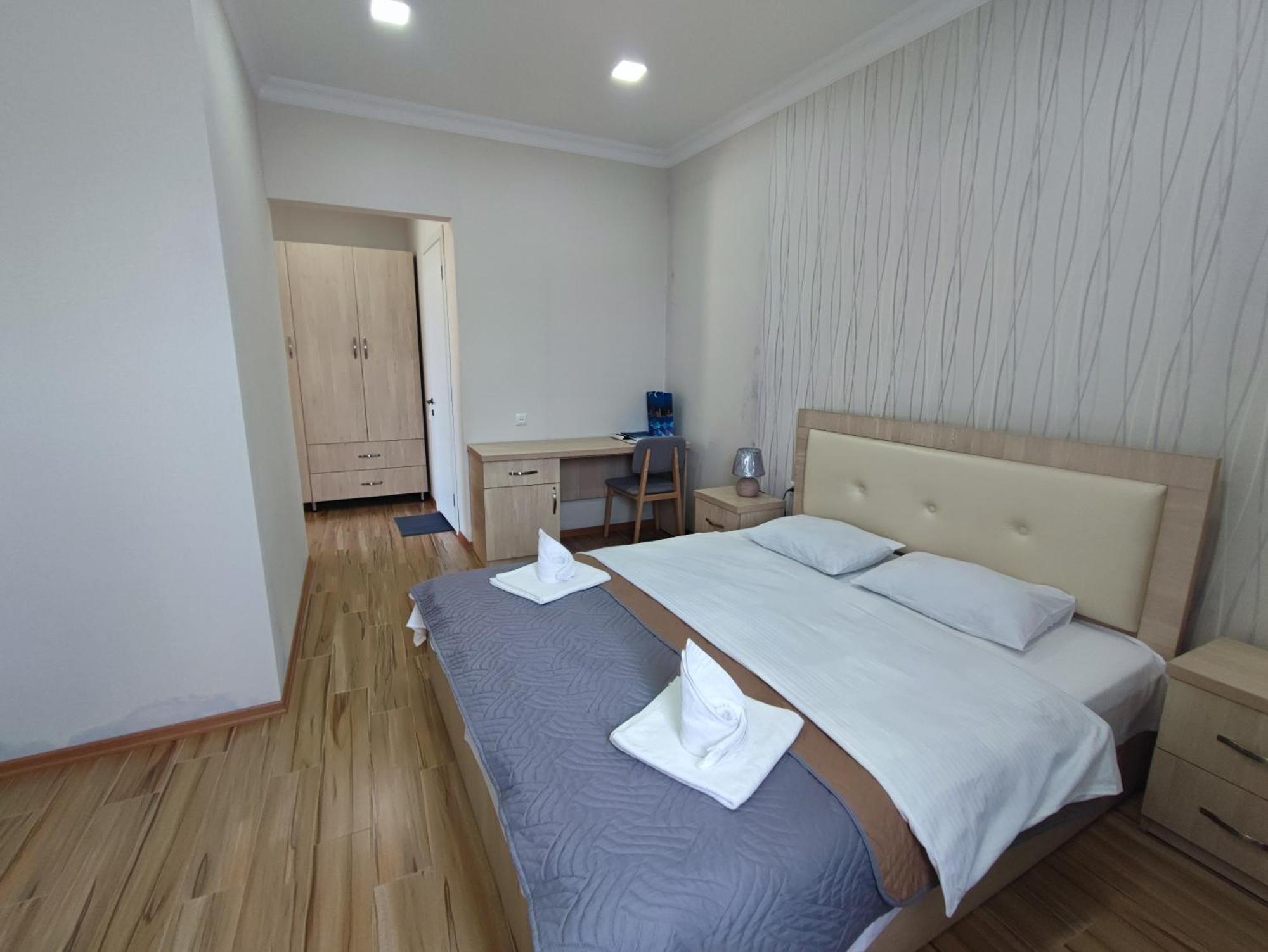Hotel Botanica Chakvi Luaran gambar