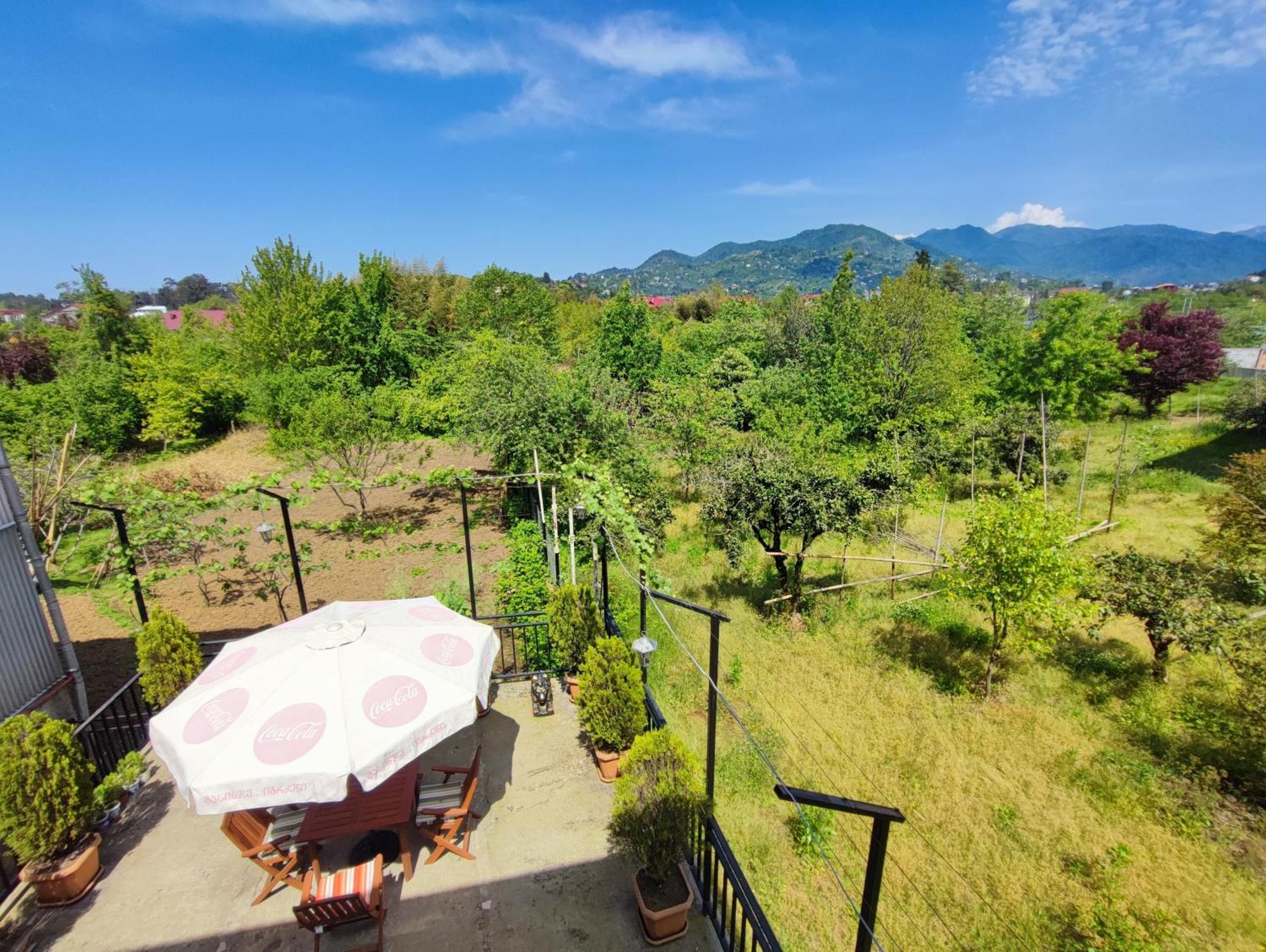 Hotel Botanica Chakvi Luaran gambar