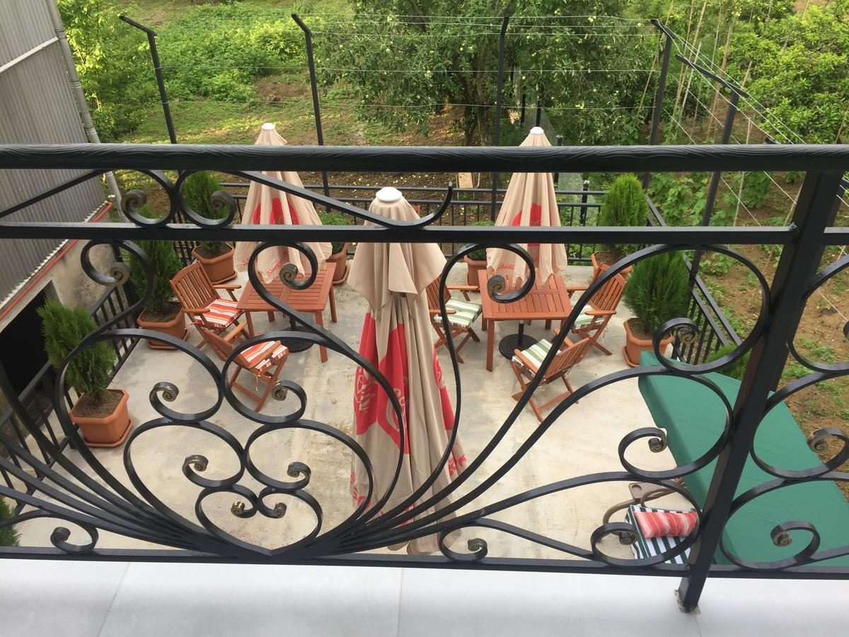 Hotel Botanica Chakvi Luaran gambar