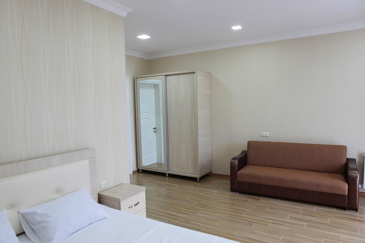 Hotel Botanica Chakvi Luaran gambar